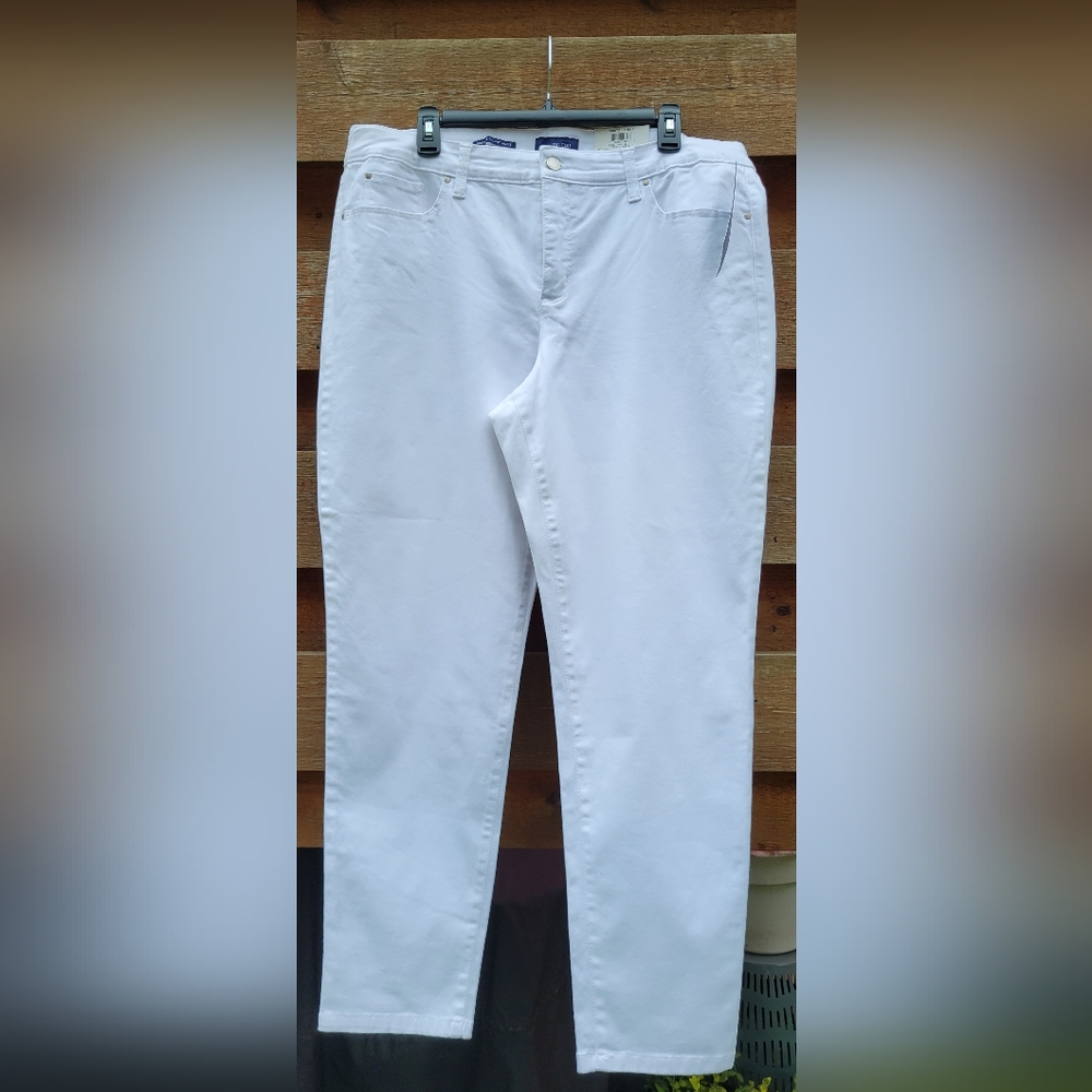 Charter Club White Ankle Cropped Jeans